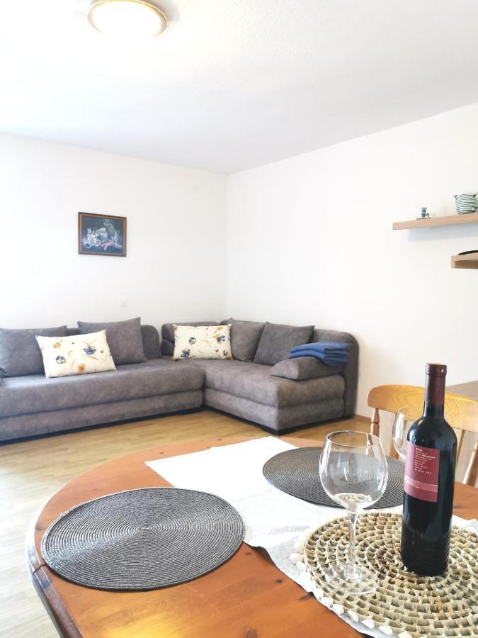 Apartmani Gabi Cesarica Eksteriør bilde