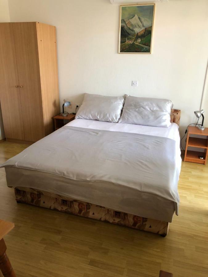 Apartmani Gabi Cesarica Eksteriør bilde