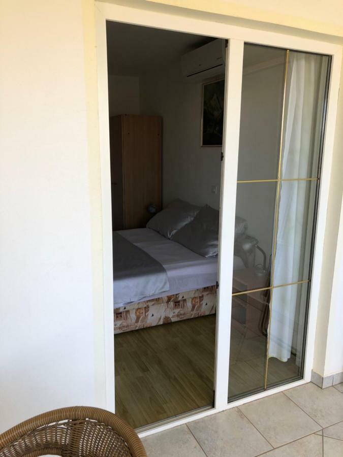 Apartmani Gabi Cesarica Eksteriør bilde