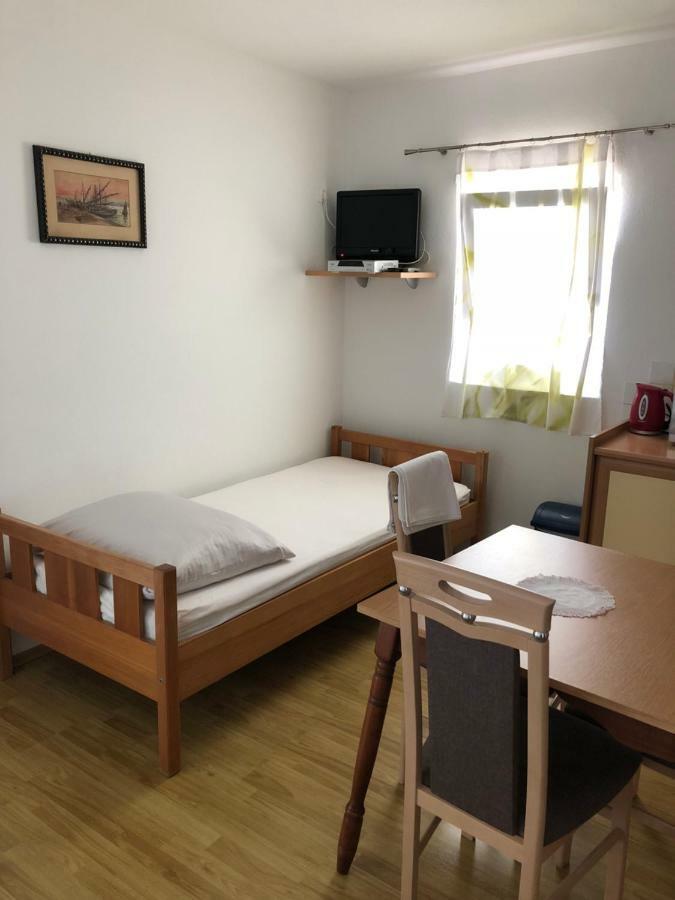 Apartmani Gabi Cesarica Eksteriør bilde