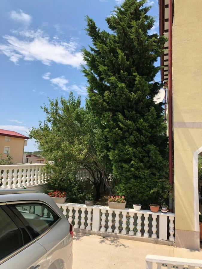 Apartmani Gabi Cesarica Eksteriør bilde
